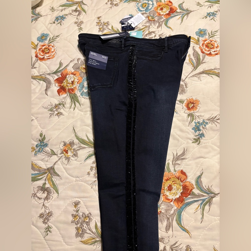NWT women’s size 10 Lola Jeans